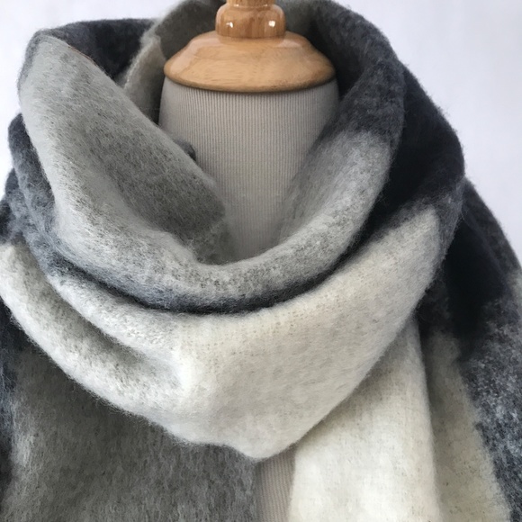 Fry & Co. Soft Navy Grey Cream Fringe Oblong Scarf - Picture 2 of 12